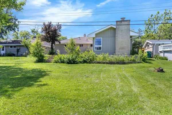 265 Terry LN, Villa Park, IL 60181