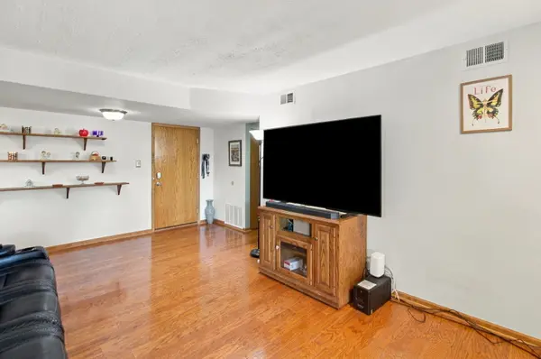 11129 Northwest RD #F, Palos Hills, IL 60465
