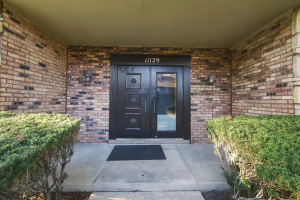 11129 Northwest RD #F, Palos Hills, IL 60465