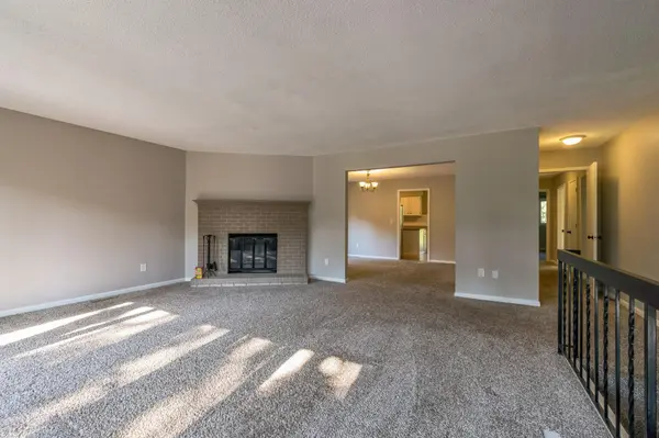 9505 Clubhouse RD, Eden Prairie, MN 55347