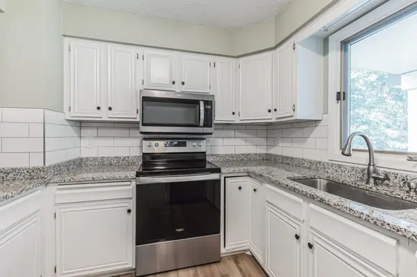 9505 Clubhouse RD, Eden Prairie, MN 55347