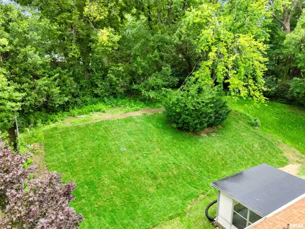 1208 TIMBER LN, Pekin, IL 61554