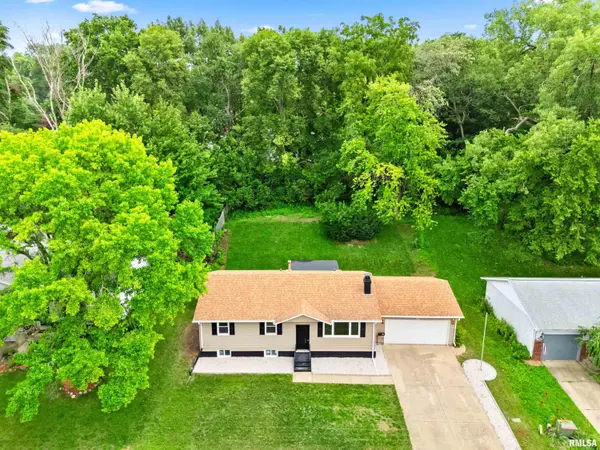1208 TIMBER LN, Pekin, IL 61554