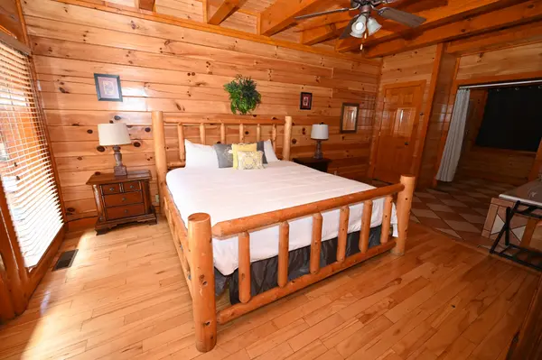 1114 Black Bear Cub Way, Sevierville, TN 37862
