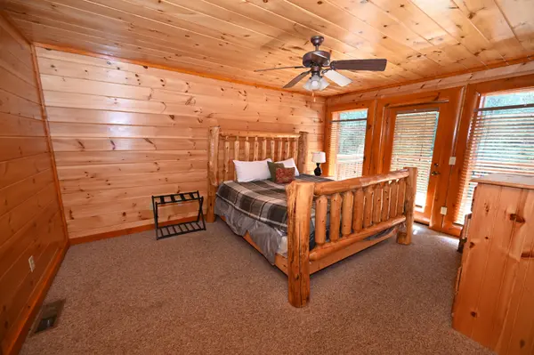 1114 Black Bear Cub Way, Sevierville, TN 37862