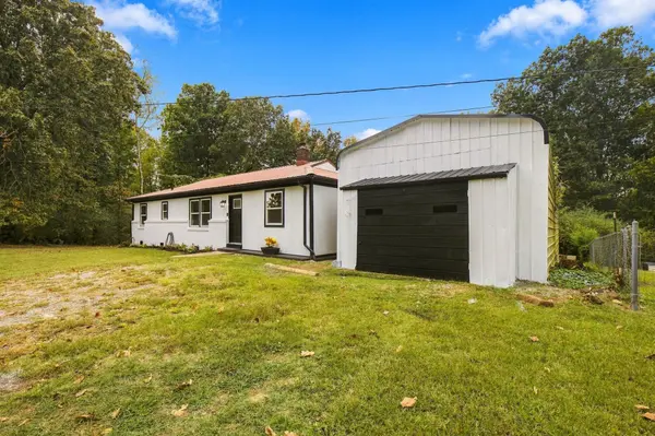 431 E Little Richland Rd, Waverly, TN 37185