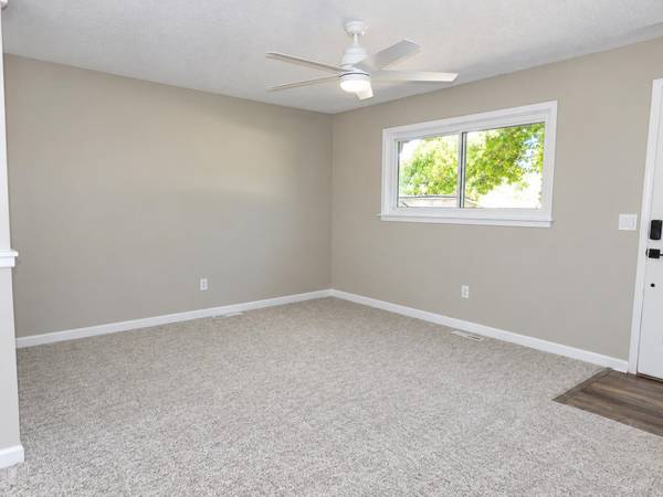 1737 S Fern Ave, Wichita, KS 67213