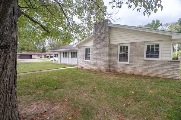 2143 S Brighton DR, Springfield, MO 65804