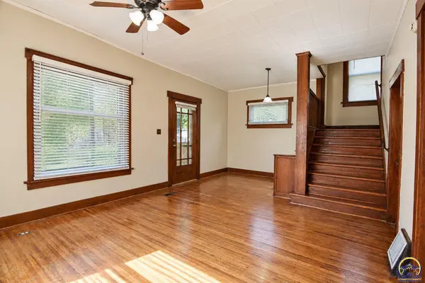 1184 SW Garfield AVE, Topeka, KS 66604