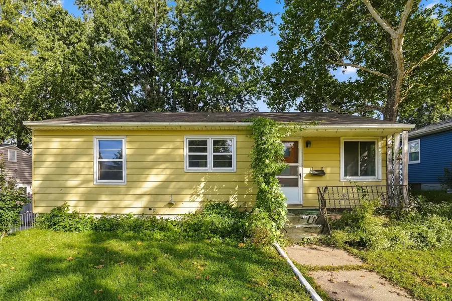 2530 Cody ST, Bettendorf, IA 52722