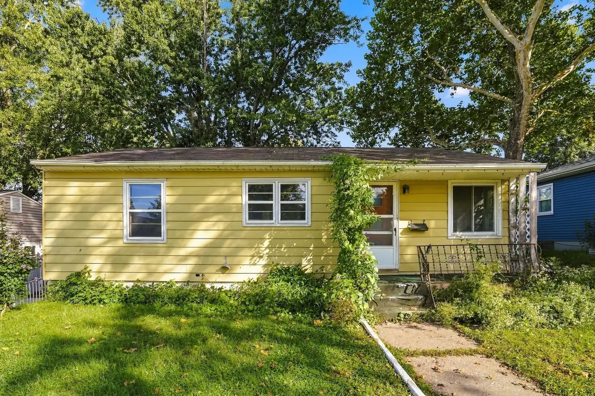 2530 Cody ST, Bettendorf, IA 52722