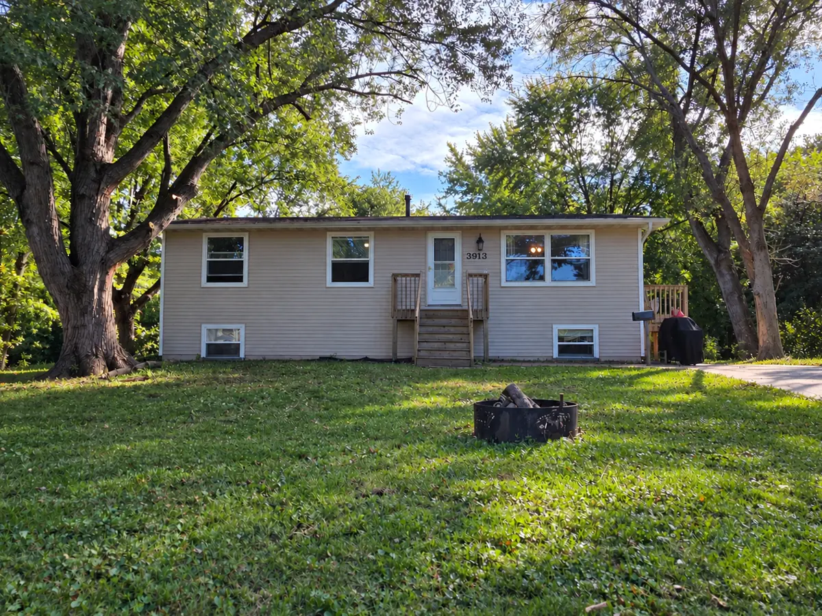 3913 52nd AVE N, Brooklyn Center, MN 55429