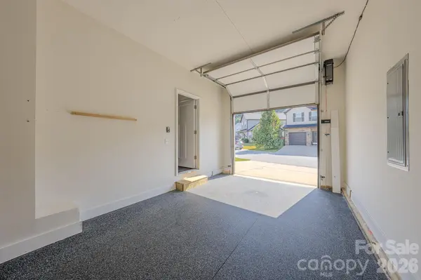 623 Cardwell LN, Fletcher, NC 28732