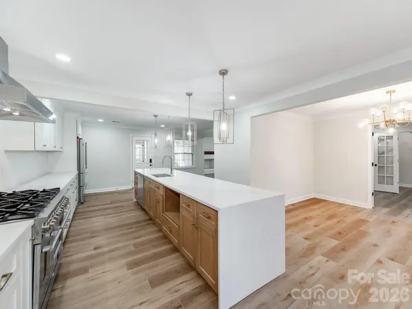 1632 Burtonwood CIR, Charlotte, NC 28212