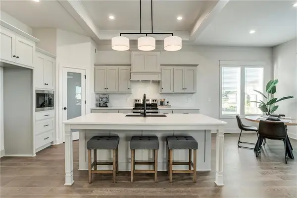 16928 S Brentwood ST, Olathe, KS 66062
