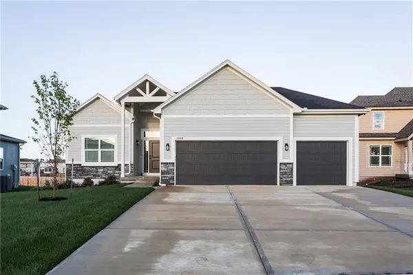 16928 S Brentwood ST, Olathe, KS 66062
