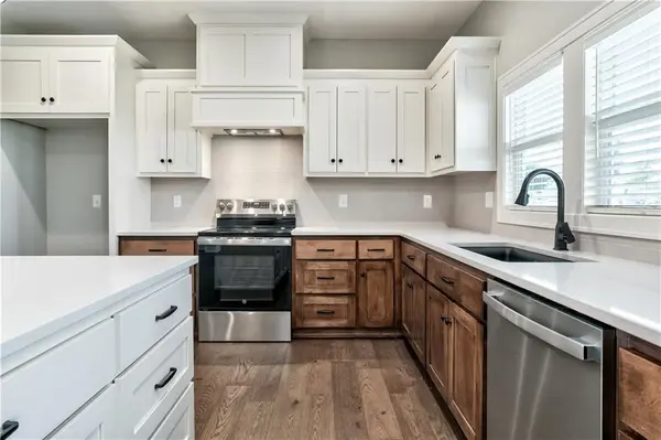 16978 S Brentwood ST, Olathe, KS 66062