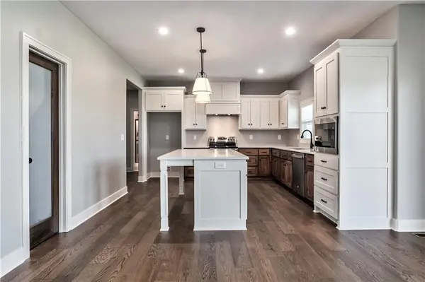 16978 S Brentwood ST, Olathe, KS 66062