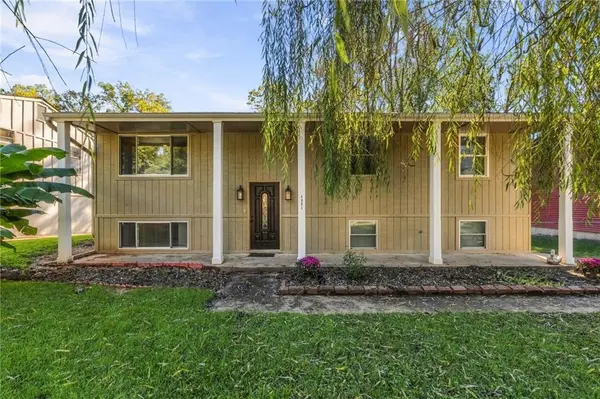 4961 NW Woody Creek LN, Kansas City, MO 64151