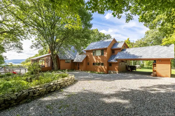 240 Lane Gate RD, Cold Spring, NY 10516