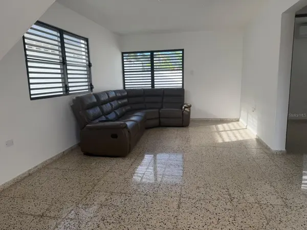 20 20, Carolina, PR 00982