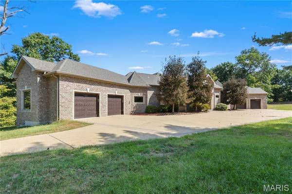 4068 Fleur Du Bois DR, Florissant, MO 63034