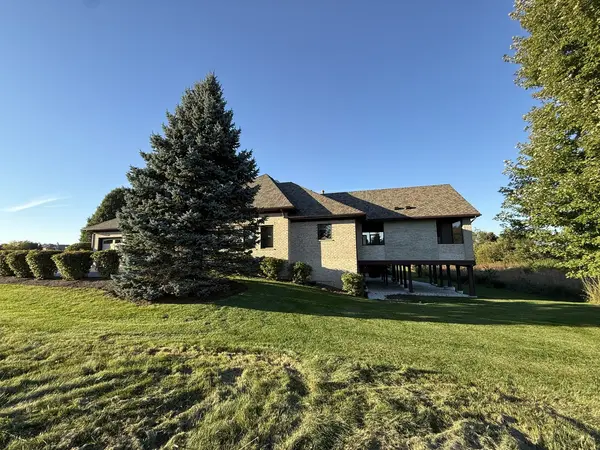 1311 E Longwood DR, Woodstock, IL 60098