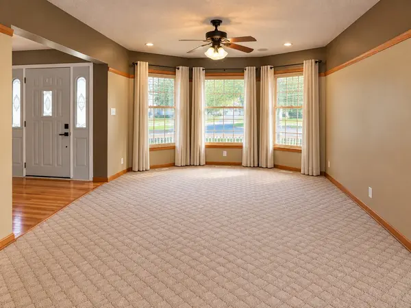 933 Brian DR, Manteno, IL 60950