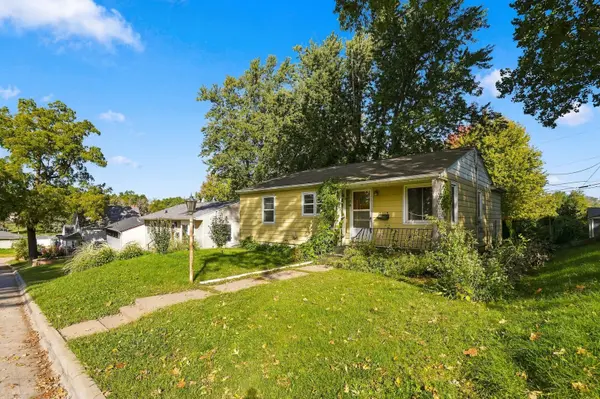 2530 Cody ST, Bettendorf, IA 52722