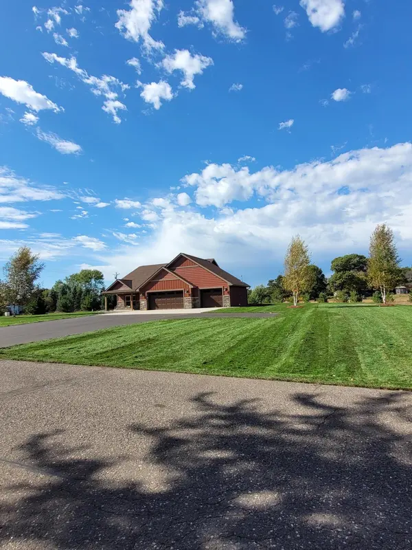 19310 University Avenue NW, Oak Grove, MN 55011