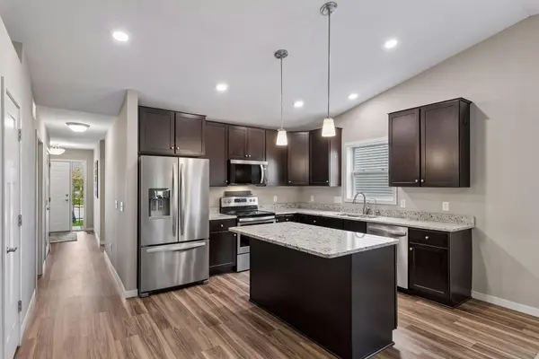 832 Aurora CIR, Red Wing, MN 55066