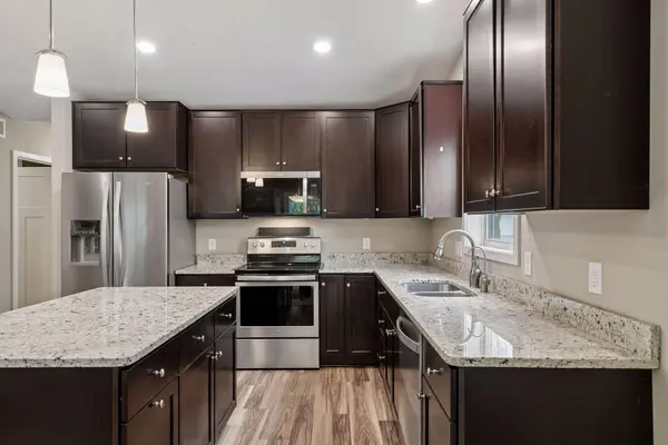832 Aurora CIR, Red Wing, MN 55066