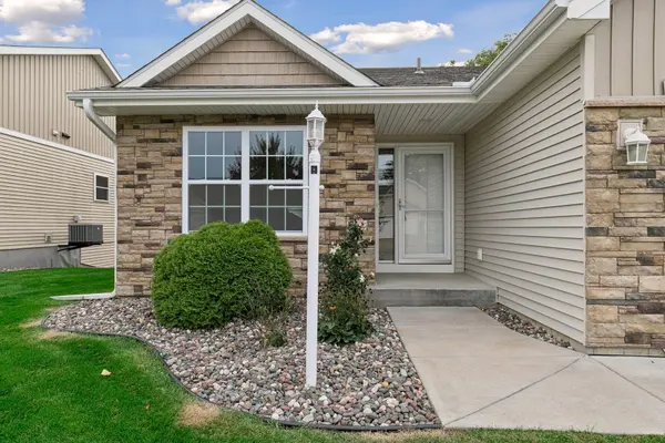 832 Aurora CIR, Red Wing, MN 55066