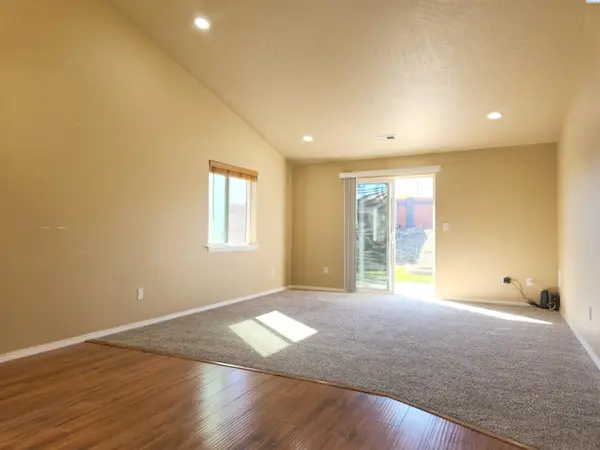 5149 Pinehurst St, West Richland, WA 99353