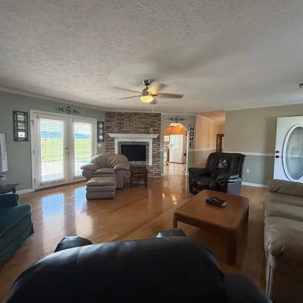 2526 Goingback Cir, Sevierville, TN 37876