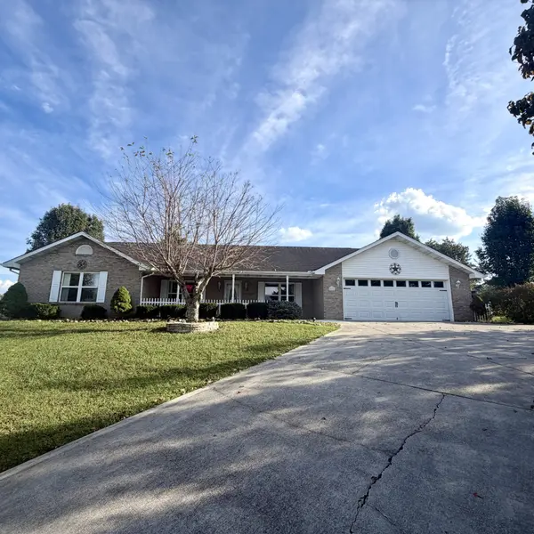 2526 Goingback Cir, Sevierville, TN 37876