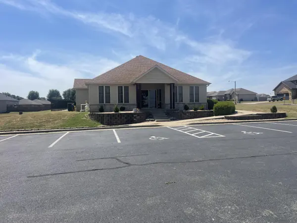 1106 Aundria AVE, Monett, MO 65708
