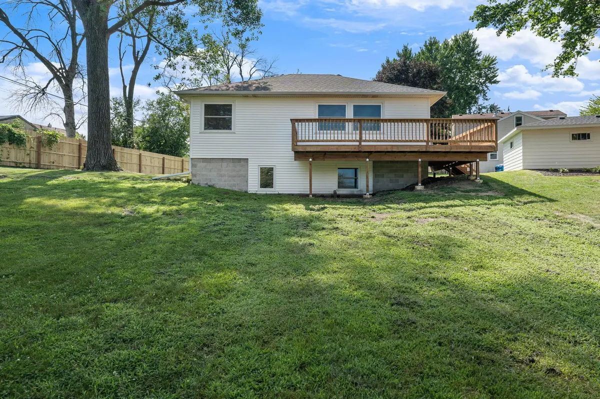 103 11th AVE SW, Austin, MN 55912