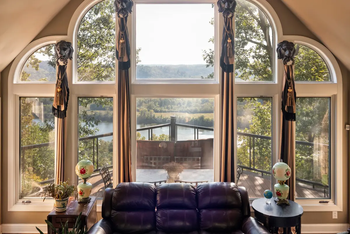 1031 Riverview Ln, Ashland City, TN 37015