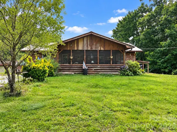 90 Pittman RD, Fletcher, NC 28732