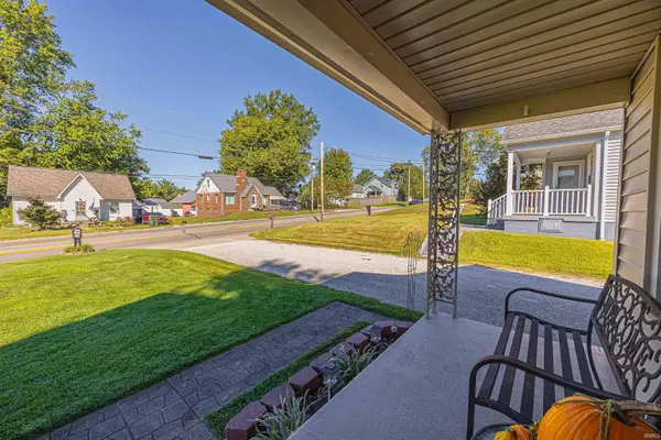 211 S Main ST, Huntingburg, IN 47542