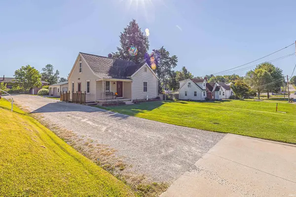 211 S Main ST, Huntingburg, IN 47542