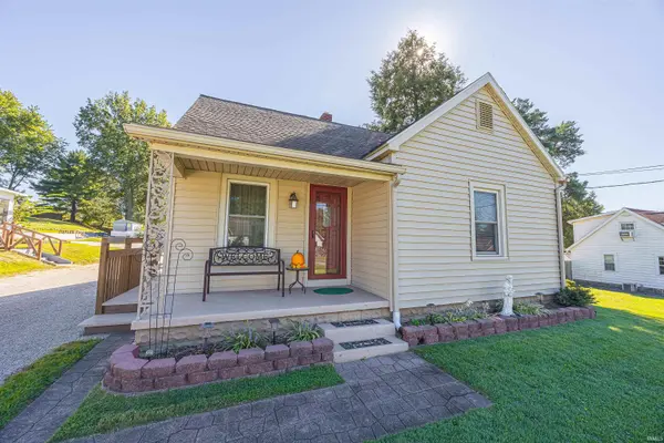 211 S Main ST, Huntingburg, IN 47542