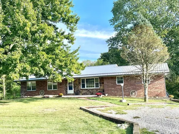 1357 S Hasler RD, Bloomfield, IN 47424