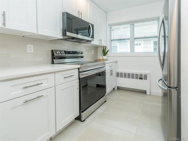 42 Firwood RD #B, Port Washington, NY 11050