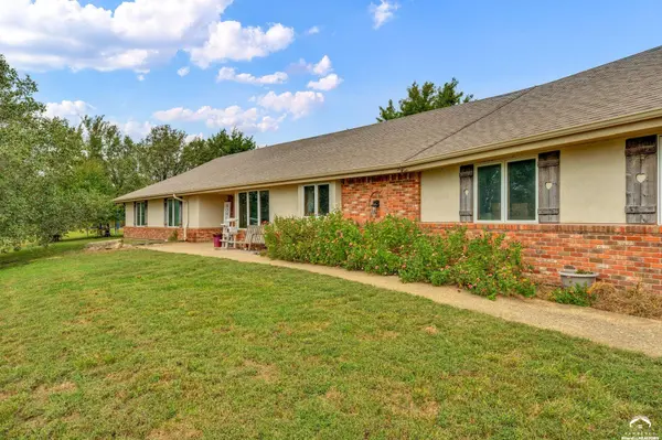 1058 E 932nd RD, Lawrence, KS 66047