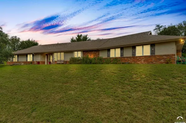 1058 E 932nd RD, Lawrence, KS 66047