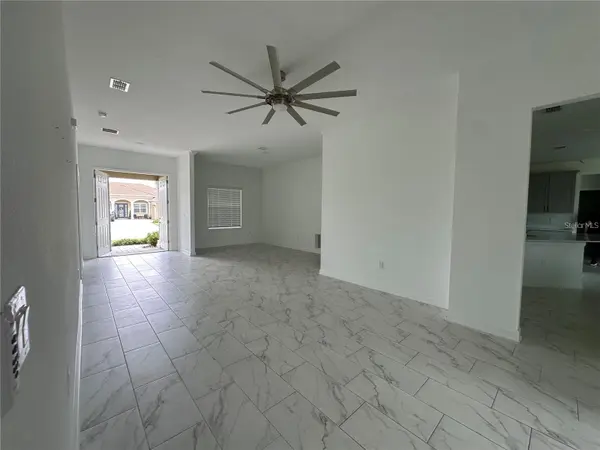 8855 FALLEN OAK DR, Davenport, FL 33896