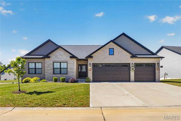 2911 Kehrswood CT, Maryville, IL 62062