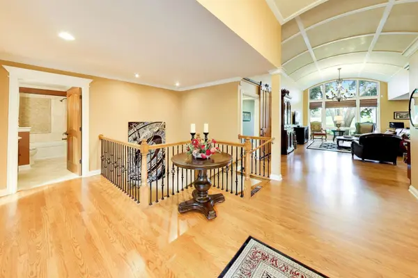 1420 Calcutta LN, Naperville, IL 60563